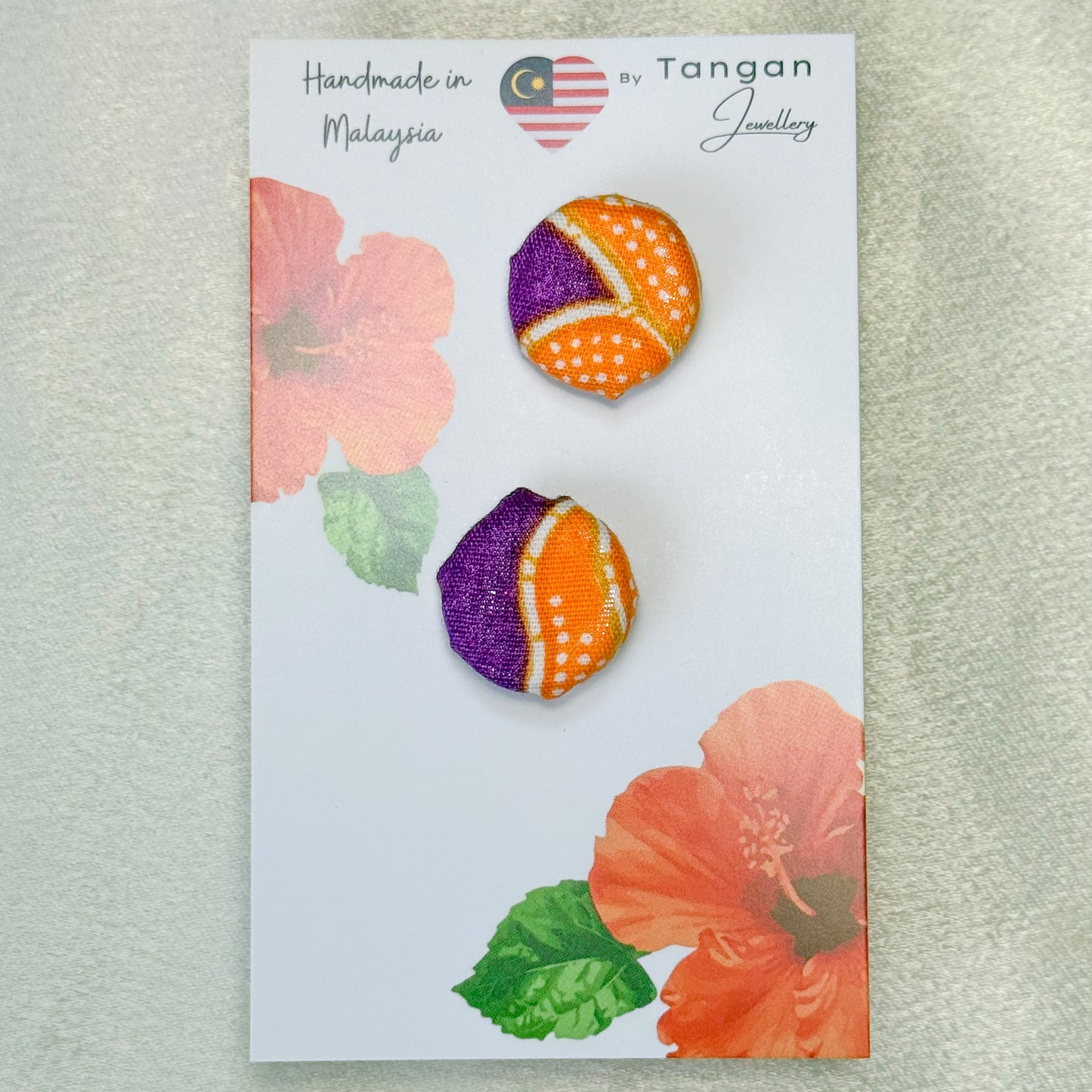Petite around Batik Stud