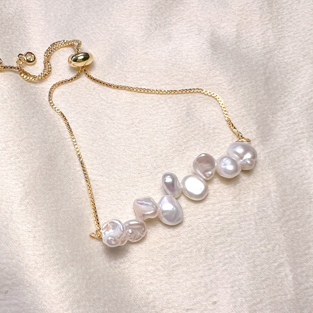 Fresia Pearl Bracelet