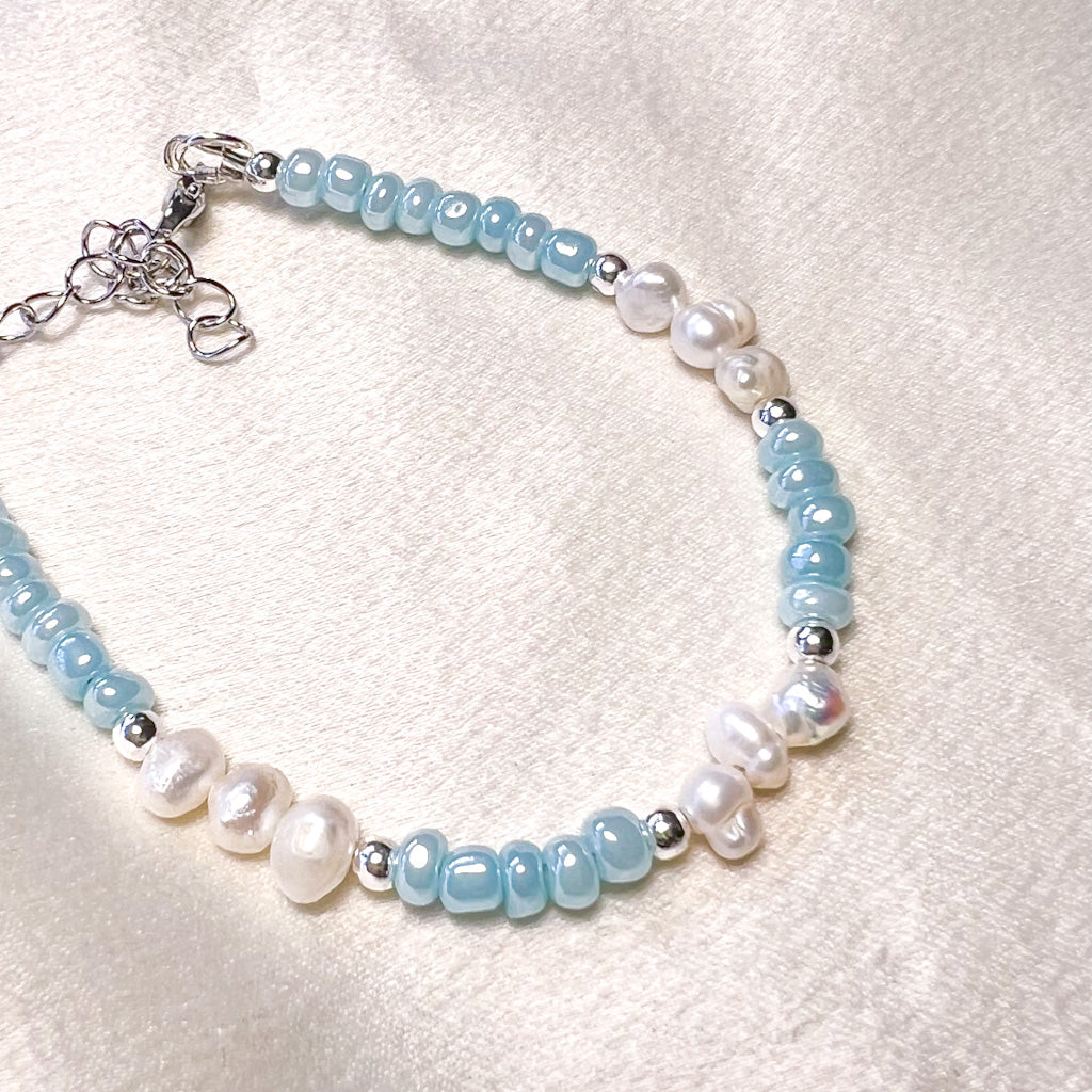 Dina Pearl Blue Bracelet