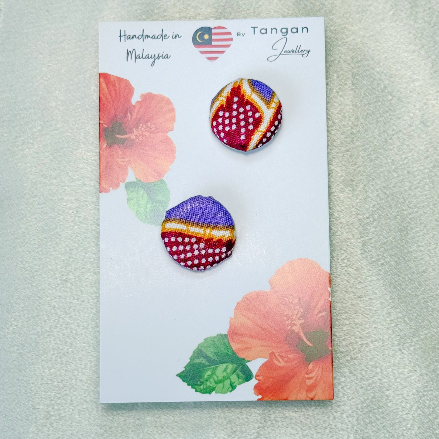 Petite around Batik Stud