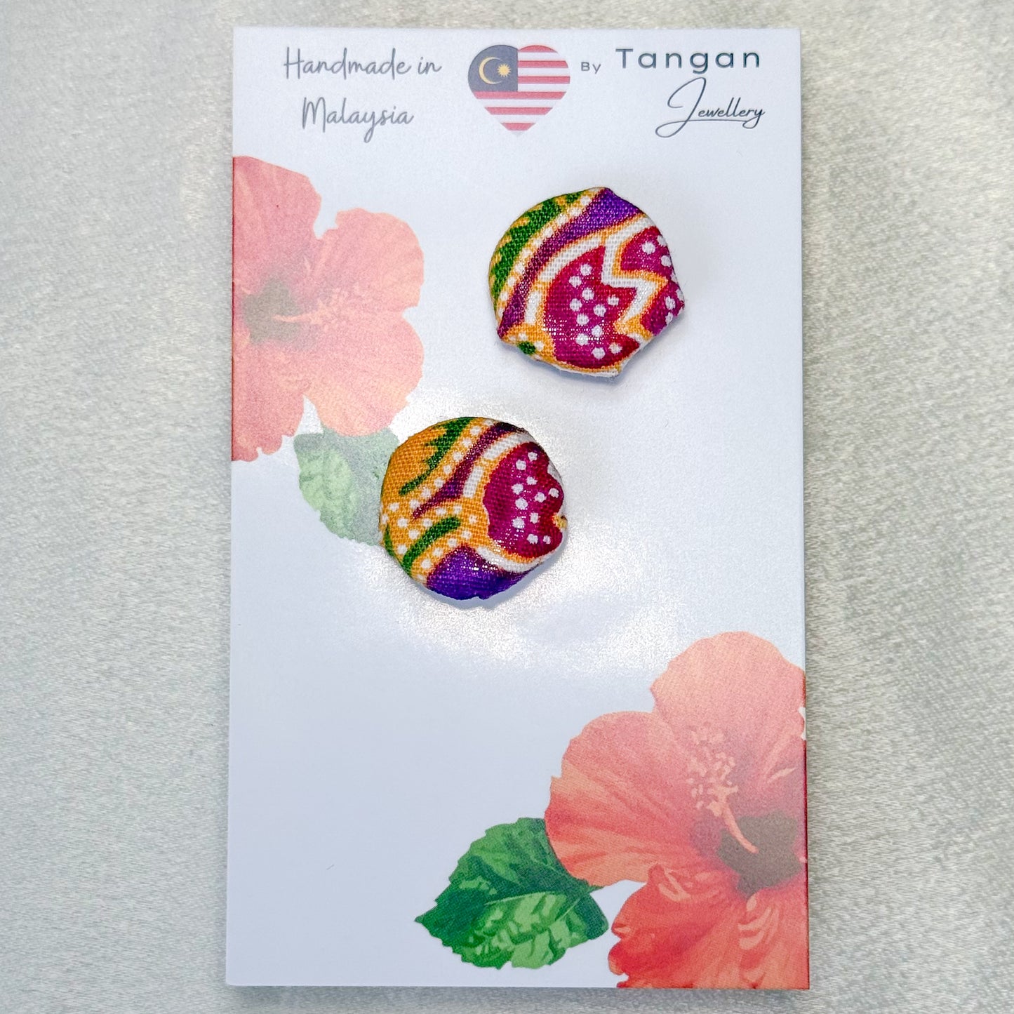 Petite around Batik Stud