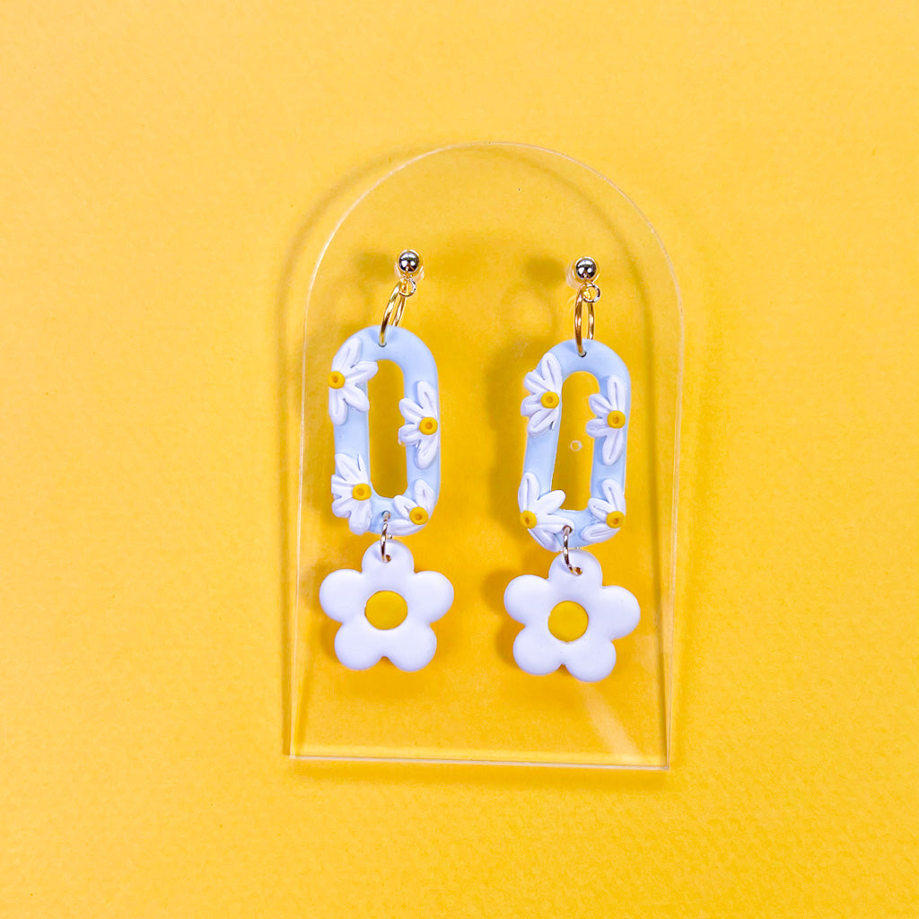 Oval Daisy Blue Dangle