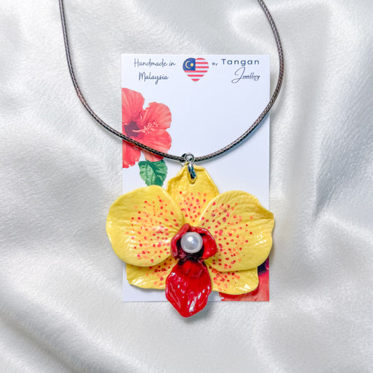 Yellow Orchid Q Necklace